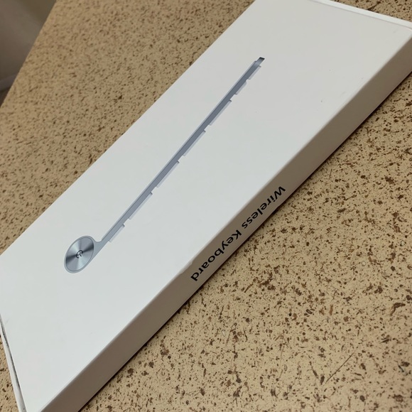 Apple Wireless Keyboard - Picture 5 of 7